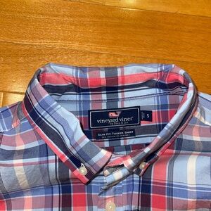 Men’s Vineyard Vines Button Up size small